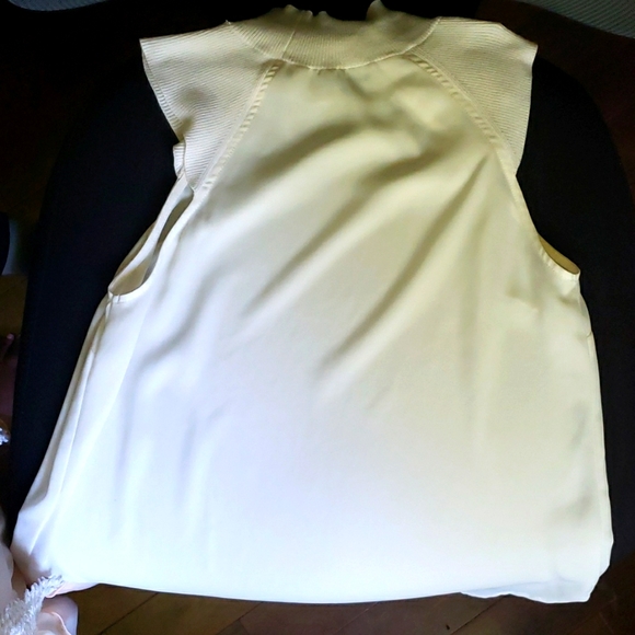 White Dynamite turtleneck top - Picture 2 of 5